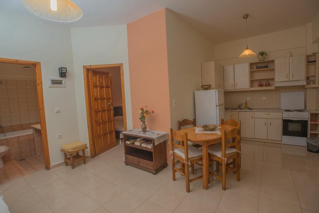 Sunset Holiday Home In Kalamaki Quarto foto